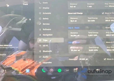 2021 Tesla Model Y z USA, uszkodzony, nr VIN 5YJYGDEF3MF258295